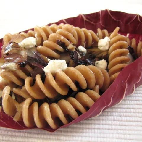 Integralni fusilli sa crvenim radićem