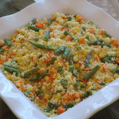 Couscous sa mijesanim povrcem