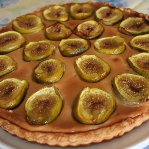 Tart sa Mascarpone sirom , medom i smokvama