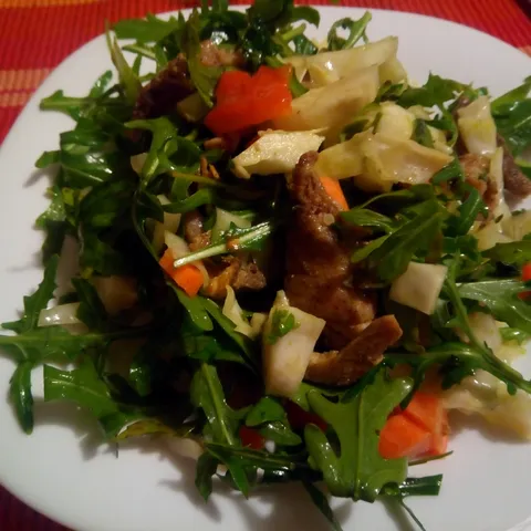 Salata sa pečenim mesom