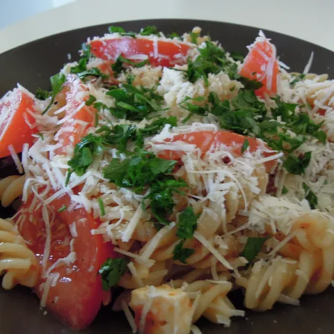 Pasta salata sa feta sirom