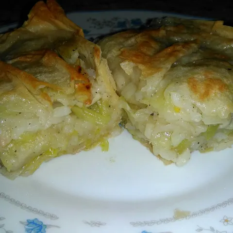 Pita sa prazilukom, rižom i šampinjonima (posno)