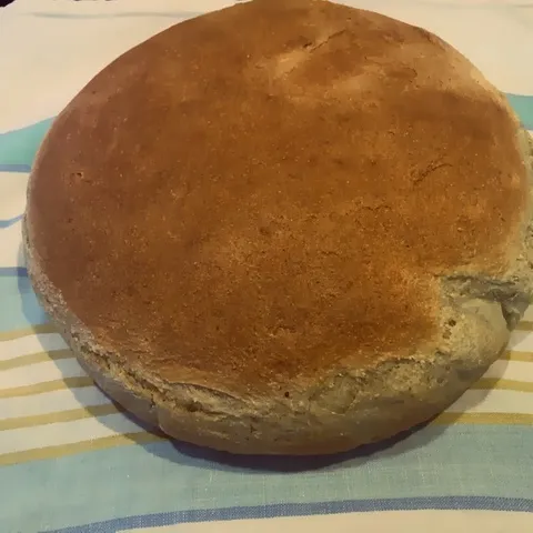 Domaći kukuruzni kruh