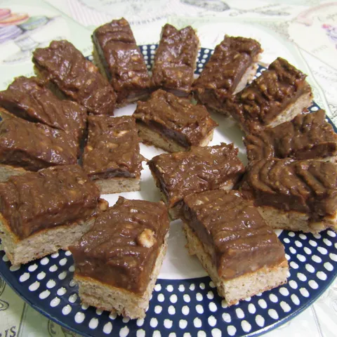 LCHF kolac s avokadom i lesnikom