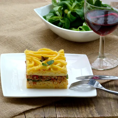 SLOŽENAC OD MAKARONA, MESA I TIKVICA