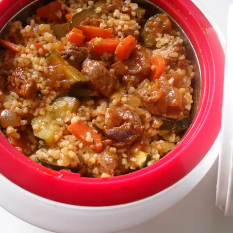 Lammgulasch sa Bulgurom