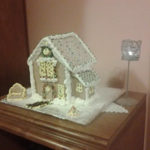 Gingerbread house ili kucica od medenjaka