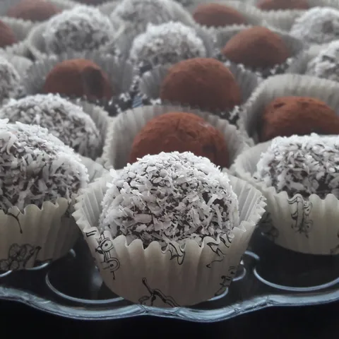 Praline od avokada i tamne čokolade