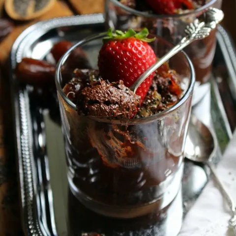 cokoladni avokado chia puding