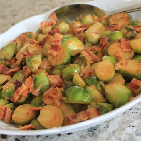 Prokulice sa pancetom i javorovim sirupom