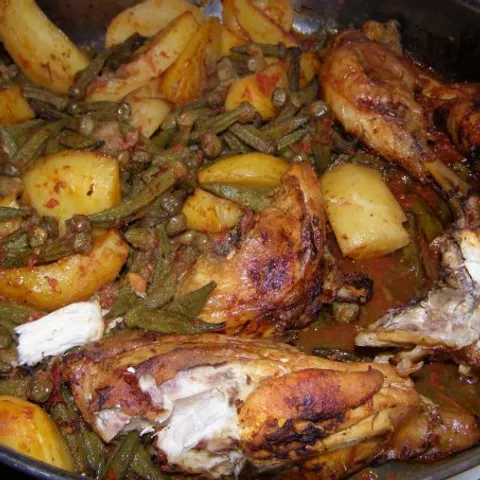 Tava od bamje i piletine