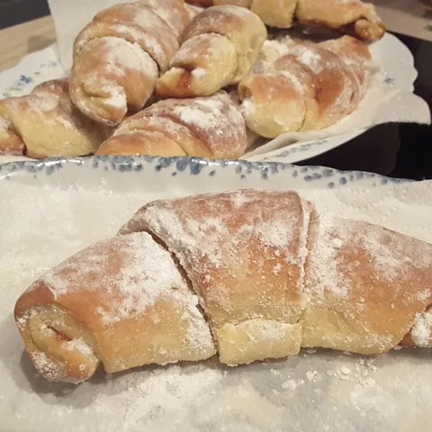 Slatke kiflice /  sarajevske, sa tjestom iz vode
