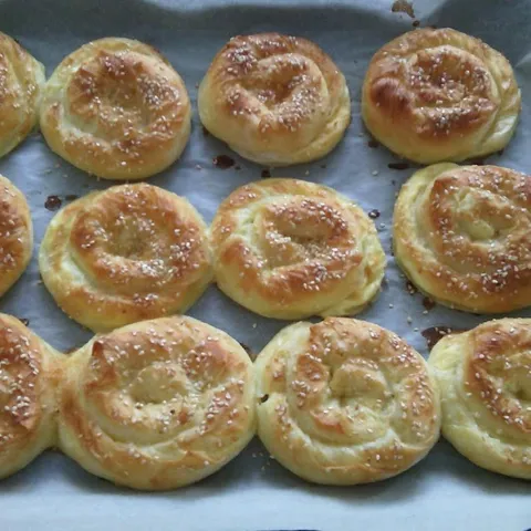 Pita puz sa gotovim (kupovnim) korama