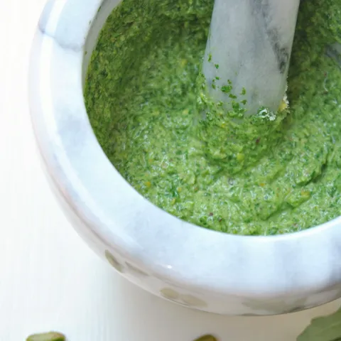 Pesto od rikule s pistacijama
