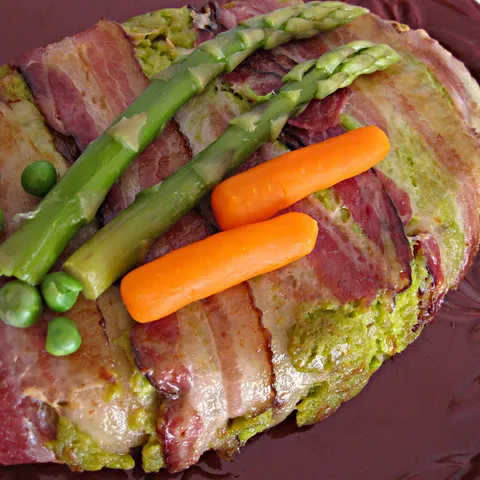 Slana torta s sparglama i dimljenom slaninom