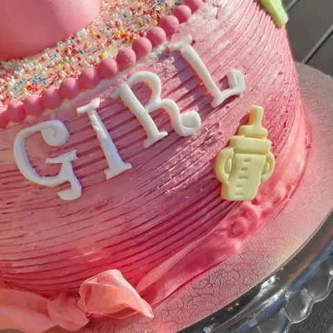 Bijela, vocna Sacher torta