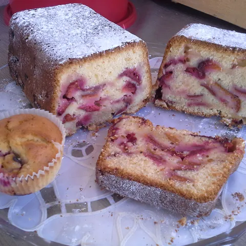 Slatka vekna i mufini sa šljivama