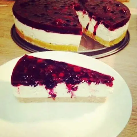 Cheesecake sa šumskim voćem :)