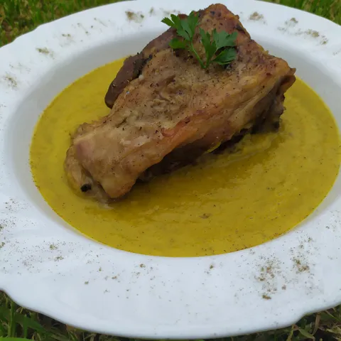 Pečena janjetina u umaku od povrća