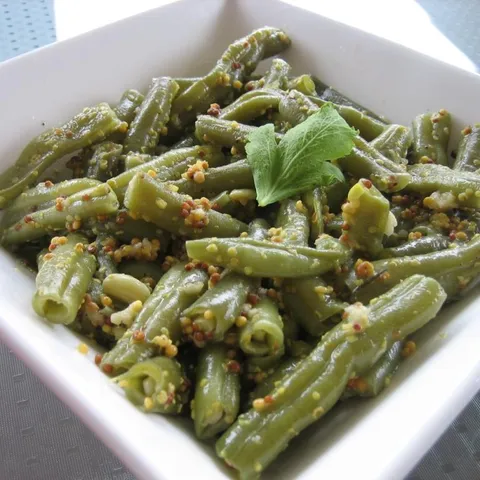 Salata od Mahuna s Francuskim Mustard