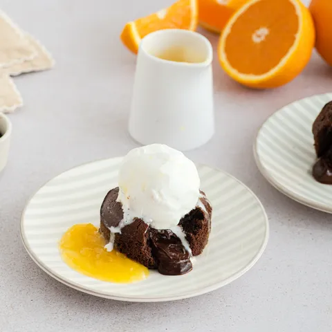 Lava muffins sa sladoledom i preljevom od naranče