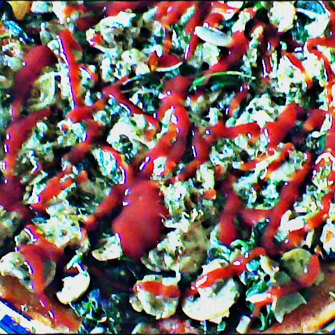 Vege pizza sa špinatom i šampinjonima