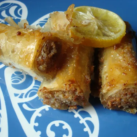 Roladice od oraha (mini baklave)