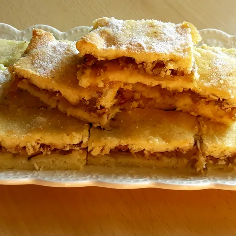 Lijena pita- pita od jabuka