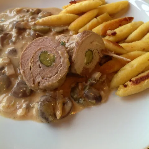 Telece rolade a la Stroganoff