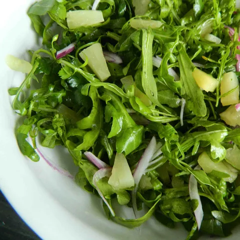 Salata od rukole i ananasa