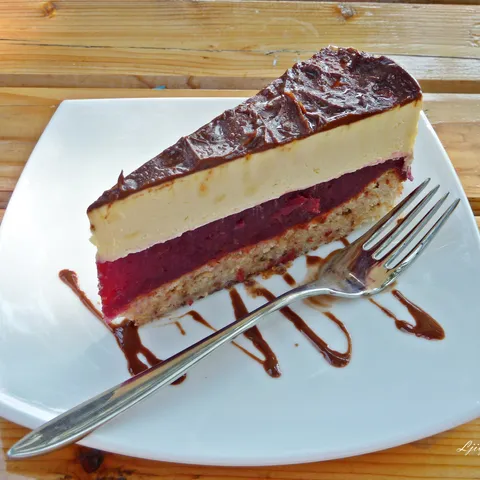 Torta sa višnjama i vanilija kremom