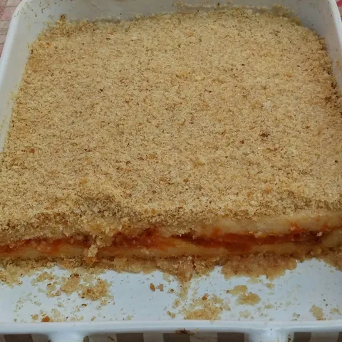 Kolač od griza i dzema od kajsija