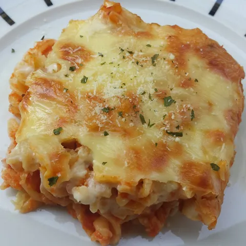 Narančasta tjestenina iz pećnice