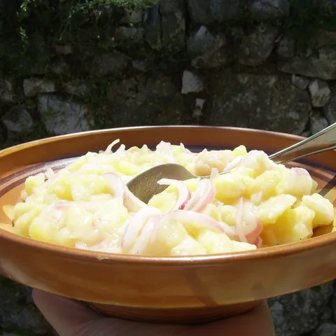 Obična krumpir salata