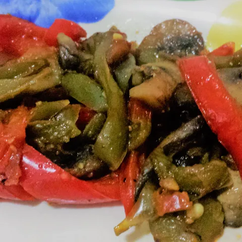Stir Fry sa paprikom i pecurkama