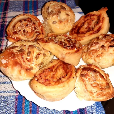 "Kupus" kifle  (pica i sir)