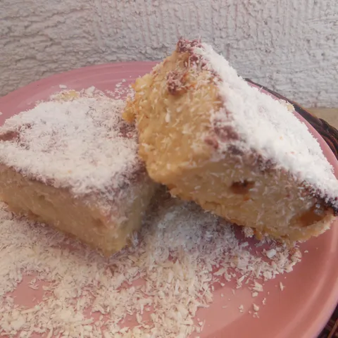 Posni kolac sa jabukama i kokosom