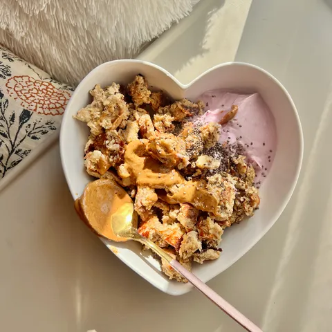 Banana granola