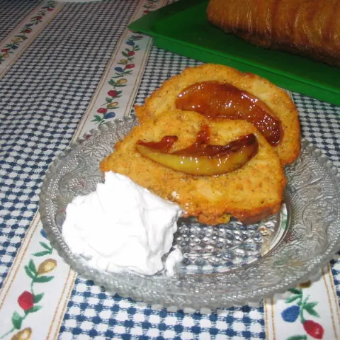 Cimet torta ili kolač sa jabukom i šergarepom