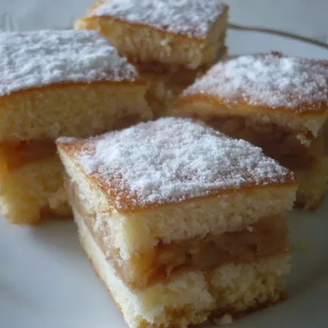 romantični kolač s krem-sirom i jabukama