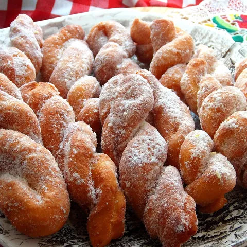 Treccine sarde/karnevalske frite sa Sardinije