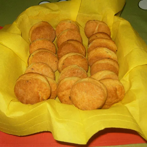 Scones sa parmezanom i kukuruznim brašnom