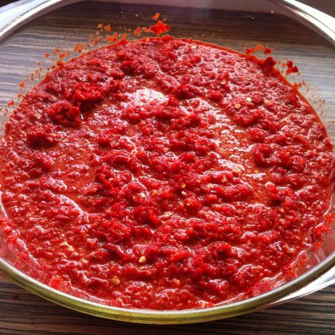 Domaca sriracha (umak od ljutih papricica)
