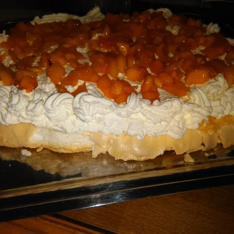 Pavlova sa breskvama