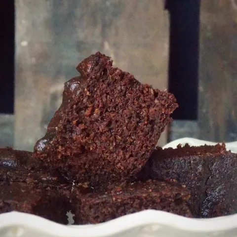 Brownies sa kokosom i cveklom
