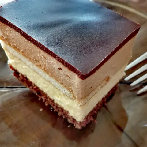 TROSTRUKI UŽITAK