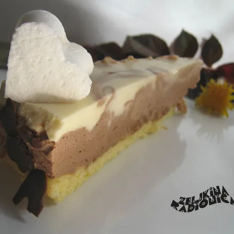 Mramorna torta sa bademom, nežna kao ljubav