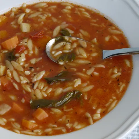 Minestrone sa orzo tjesteninom i spinatom