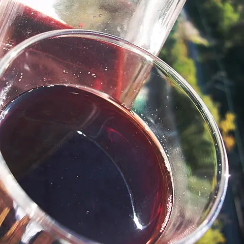 Liker od crnog vina