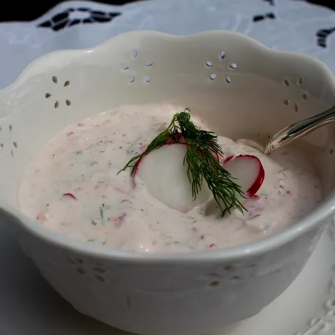 Začinjena jogurt salata sa rotkvicama ( Mooli Raita Salad )
